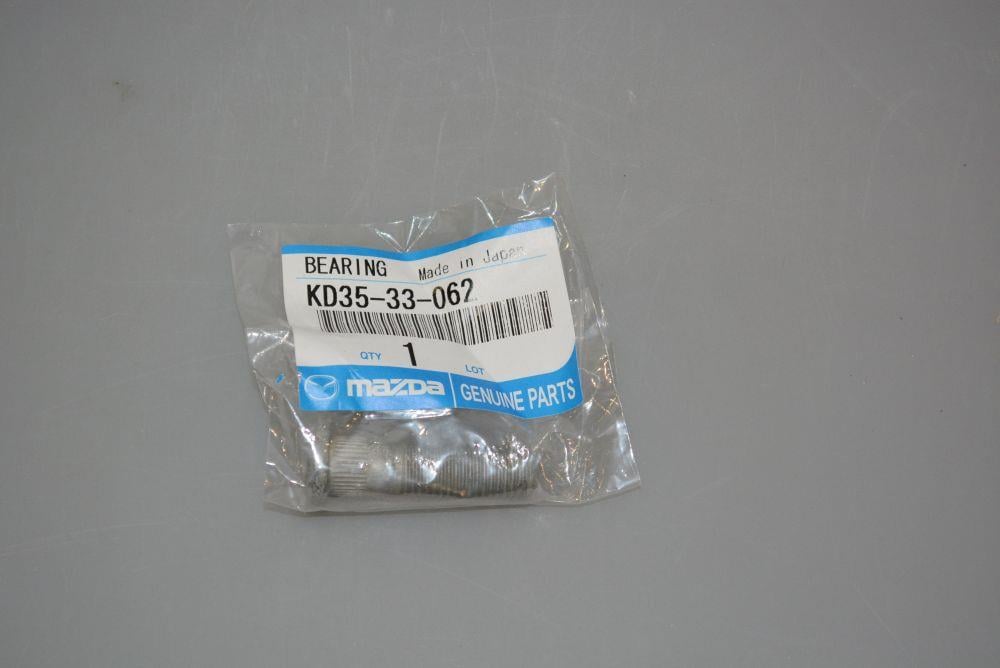 Колісний болт   KD35-33-062   MAZDA